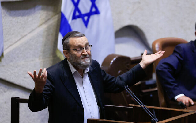UTJ leader MK Moshe Gafni speaks at a Knesset plenum session on the state budget, on September 2, 2021. (Olivier Fitoussi/Flash90)
