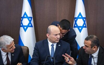 Israeli Prime Minister Naftali Bennett leads a cabinet meeting at the Prime Minister's Office in Jerusalem on May 8, 2022 (Courtesy Olivier Fitoussi/Flash 90)