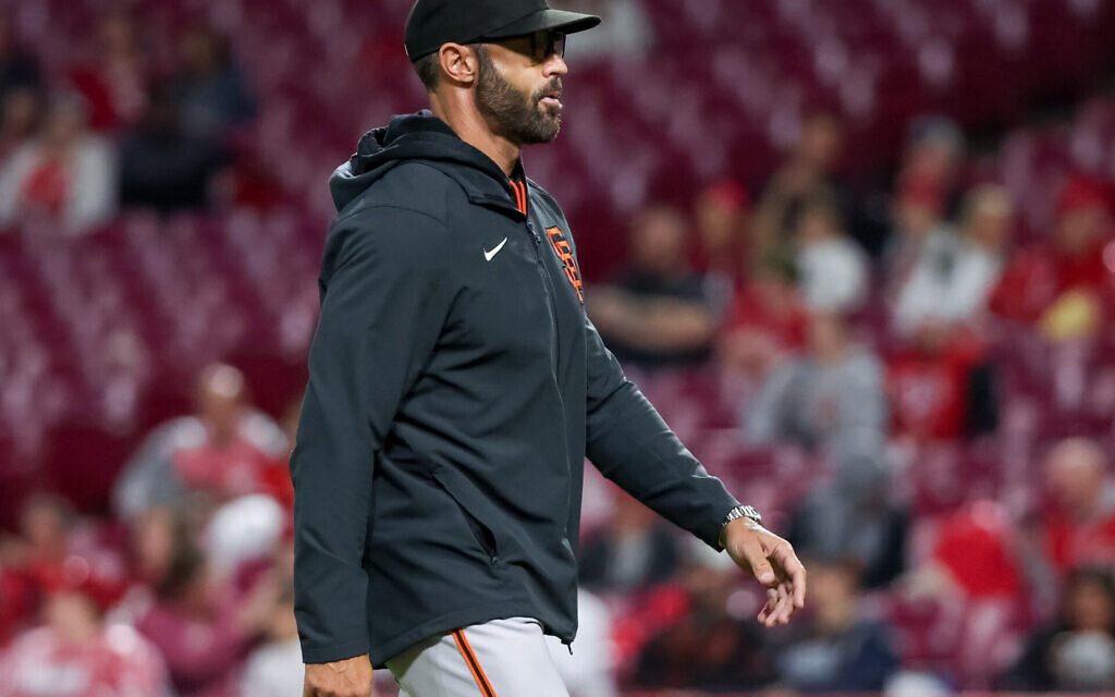 San Francisco Giants manager won't stand for anthem following