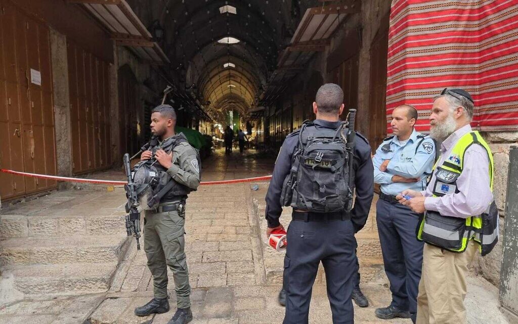 Hamas releases footage of purported Israeli captive hooked up to oxygen - Vimarsana News