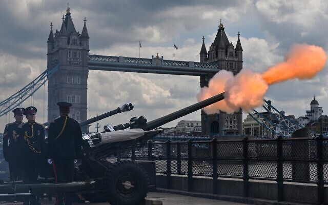 The 124 Gun Salute at Tower of London takes place as part of the Queen's Birthday Parade, the Trooping the Color, for the Queen Elizabeth II's platinum jubilee celebrations, in London on June 2, 2022. (Glyn Kirk/AFP)