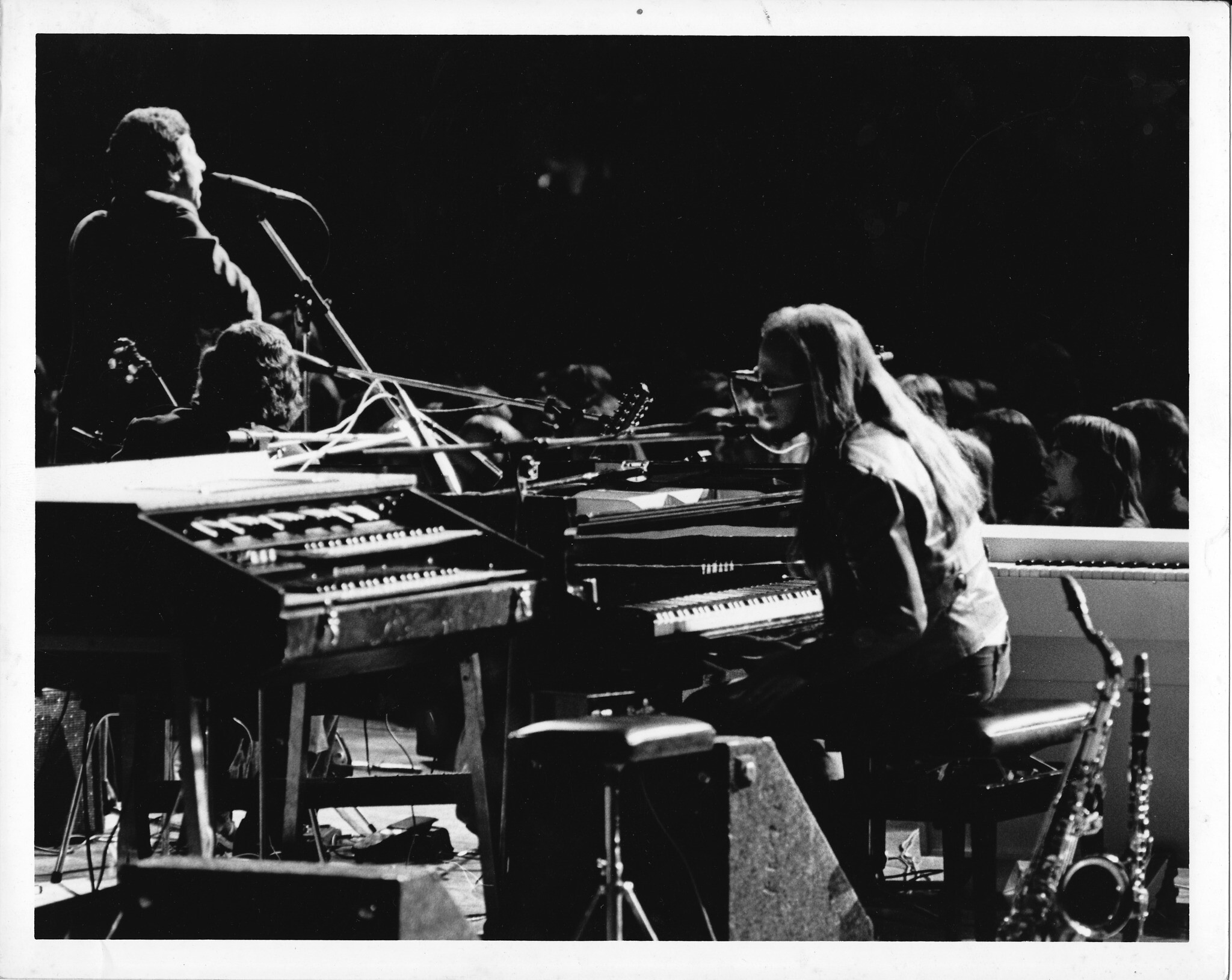 John Lissauer on keyboard and Leonard Cohen singing in a 1974 concert performance during the New Skin for the Old Ceremony tour, promoting the first album Lissauer produced for Leonard Cohen. (Photo by Erin Dickins)