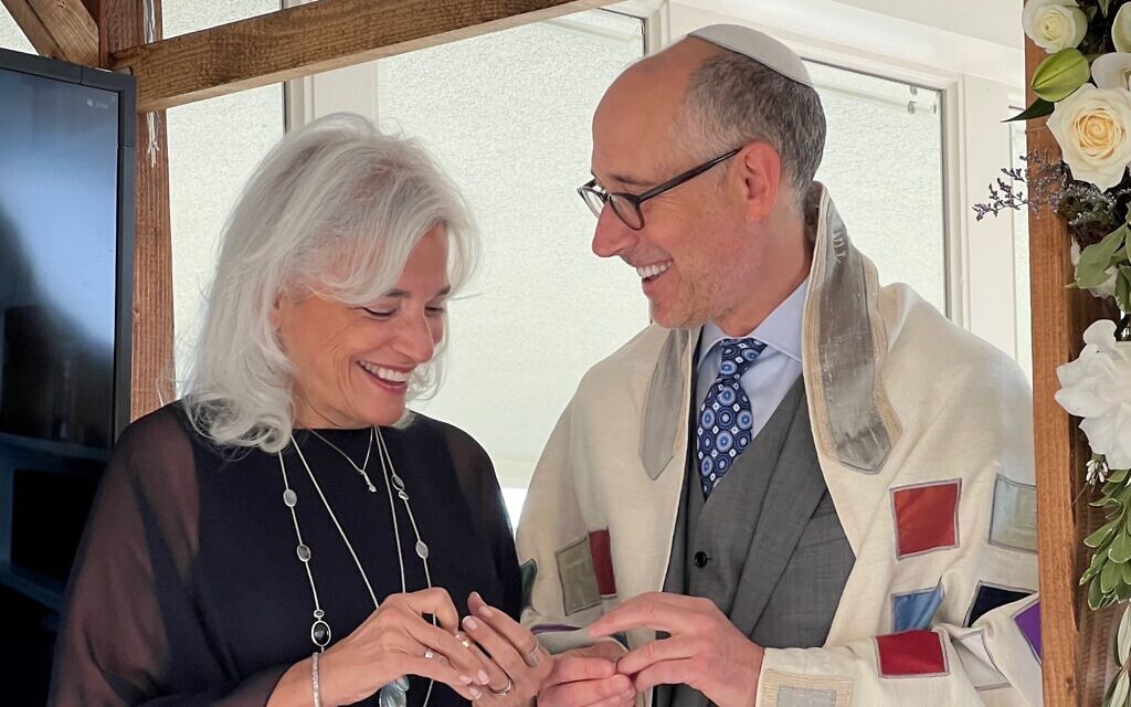 Nether Rabbi Amy Wallk nor Rabbi Mark Cohn had been looking for a relationship when they first met at the Shalom Hartman Institute in 2017. (Tamar Katz/ via JTA)
