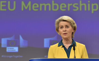 European Commission President Ursula von der Leyen speaks during a media conference after a meeting of the College of Commissioners at EU headquarters in Brussels, June 17, 2022. (AP Photo/Geert Vanden Wijngaert)