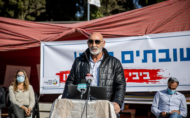 David Elhayani, Yesha Council chairman, speaks during a press conference outside the Prime Minister's Office in Jerusalem, January 4, 2020. (Yonatan Sindel/Flash90)