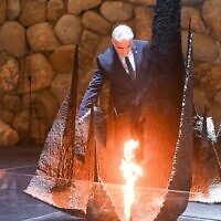 Incoming prime minister Yair Lapid visits the Yad Vashem Holocaust Memorial in Jerusalem, June 30, 2022 (Kobi Gideon/GPO)