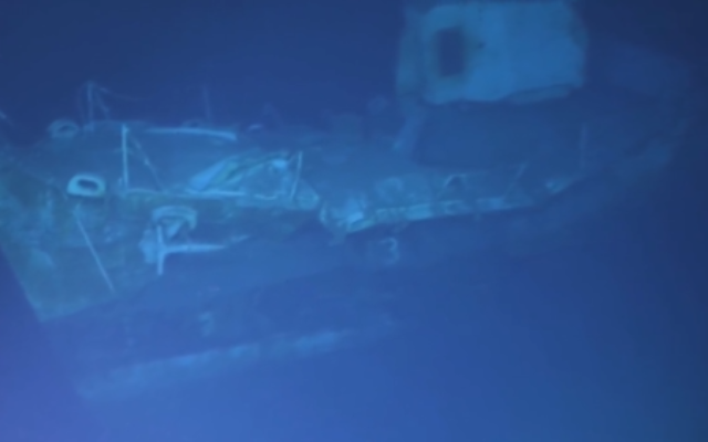 An image taken from a video of the USS Samuel B. Roberts shipwreck found on a slope at a depth of 6,985 meters on June 22, 2022. (Screenshot: Twitter)