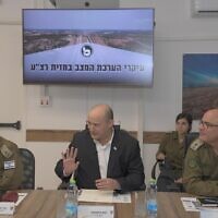 Prime Minister Naftali Bennett visits the IDF's Gaza Division in southern Israel, June 22, 2022. (Haim Zach/GPO)