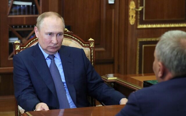 Russian President Vladimir Putin meets with Russia's space agency Roscosmos head Yury Borisov at the Kremlin in Moscow on July 26, 2022. (Mikhail KLIMENTYEV / SPUTNIK / AFP)