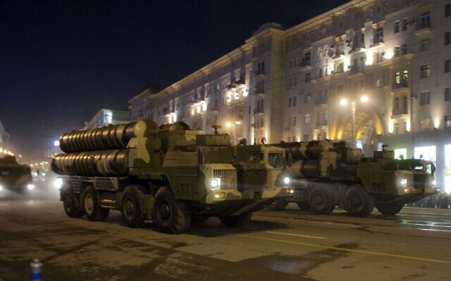 File: In this May 4, 2009 photo, Russian army S-300 air defense missile launchers drive in a street during a rehearsal for the Victory Day military parade. (AP Photo/Alexander Zemlianichenko)