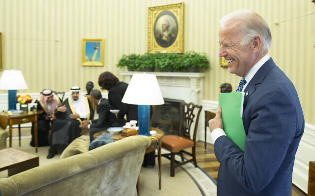 Joe Biden, right, stands in the Oval Office of the White House during a meeting between then-US president Barack Obama and King Salman of Saudi Arabia, on September 4, 2015, in Washington. (AP/Evan Vucci)