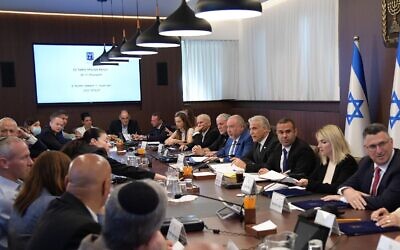 Prime Minister Yair Lapid heads a  cabinet meeting at the Prime Minister's Office in Jerusalem, on July 17, 2022. (Haim Zach / GPO)