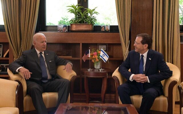 US President Joe Biden (L) meets President Isaac Herzog at the President's Residence in Jerusalem, July 14, 2022. (Haim Zach/GPO)