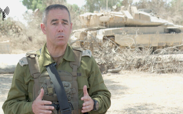 Brig. Gen. Nimrod Aloni issues a statement near the border with the Gaza Strip, August 4, 2022. (Israel Defense Forces)