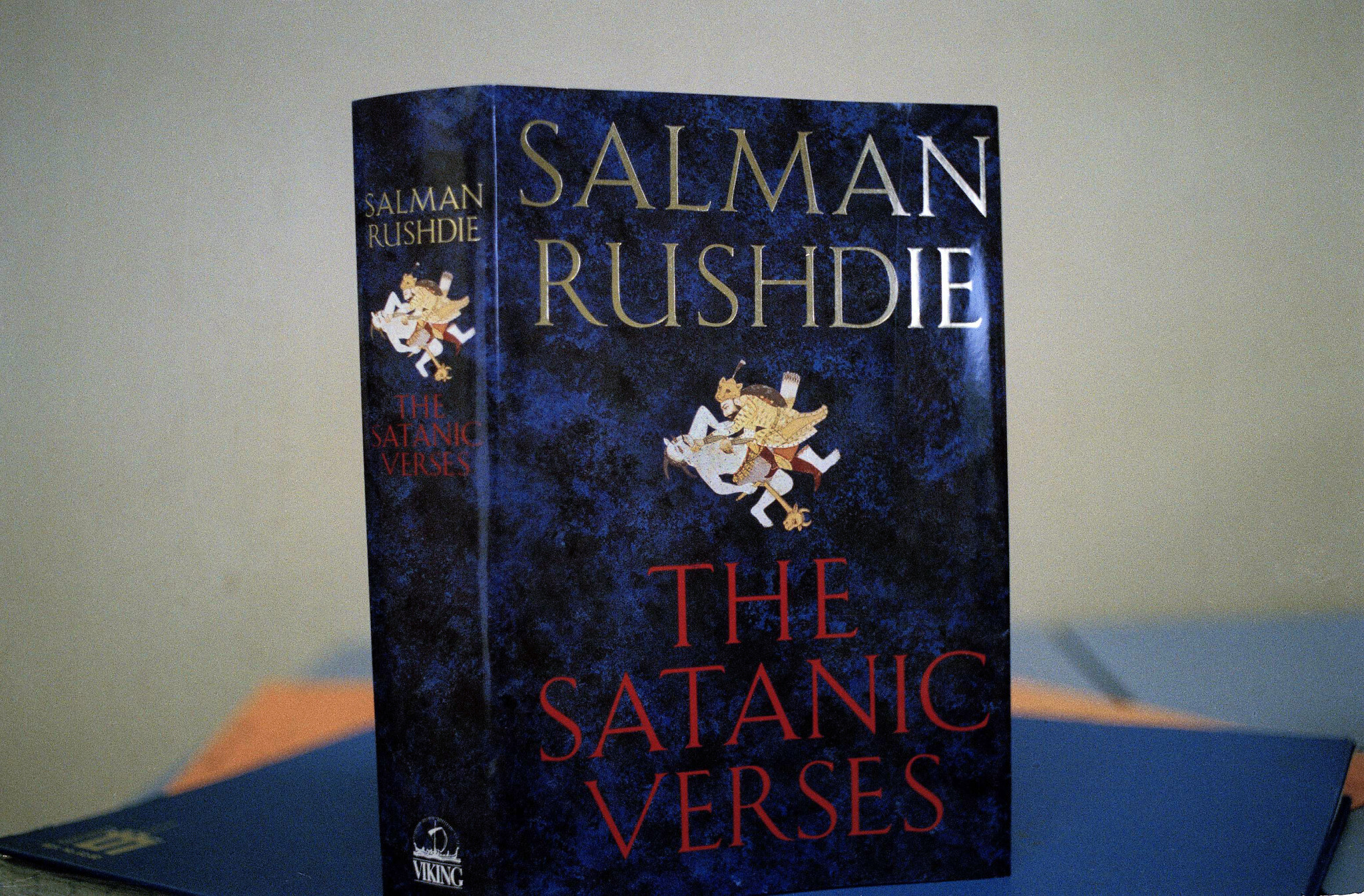 Why Decades Later Salman Rushdie S ‘the Satanic Verses Remains So Controversial The Times Of