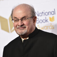 Salman Rushdie in New York, November 15, 2017. (Evan Agostini/Invision/AP, archivo)