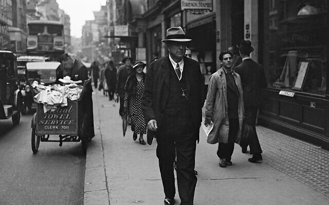 American newspaper owner William Randolph Hearst shopping in London, on September 25, 1936. (AP Photo/Worth)