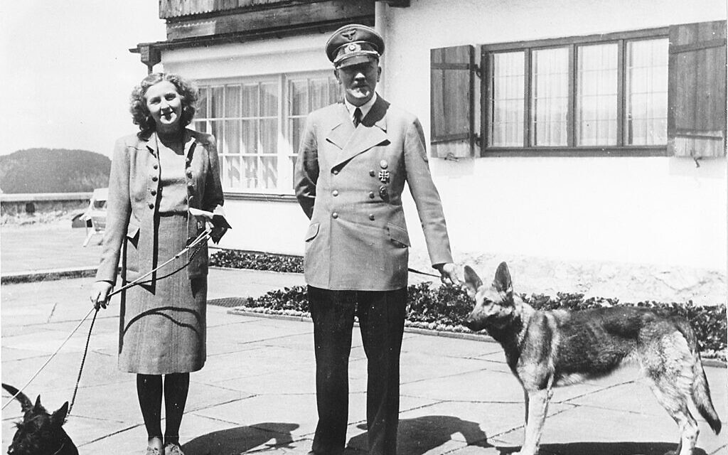 Adolf Hitler and Eva Braun with their dogs at the Berghof vacation house.
(Bundesarchiv Bild/Wikimedia Commons CC-BY-SA)