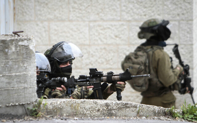 Israeli soldiers near the Joseph's Tomb, in the West Bank city of Nablus, April 13, 2022. (Nasser Ishtayeh/Flash90)