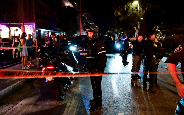 The scene of a crime-related shooting on Dizengoff Street in Tel Aviv, August 2, 2022. (Avshalom Sassoni/Flash90)
