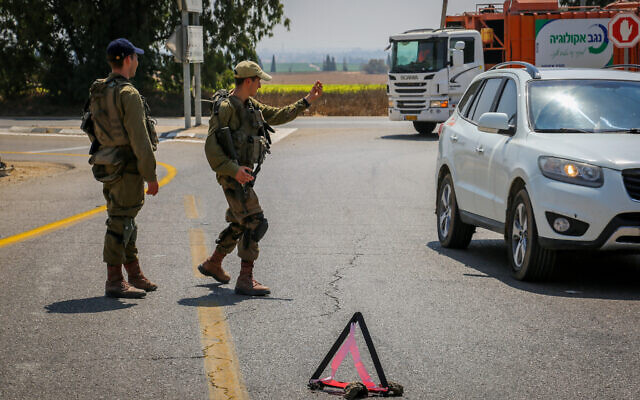 Israeli soldiers block roads near the border with the Gaza Strip on August 2, 2022. (Flash90)