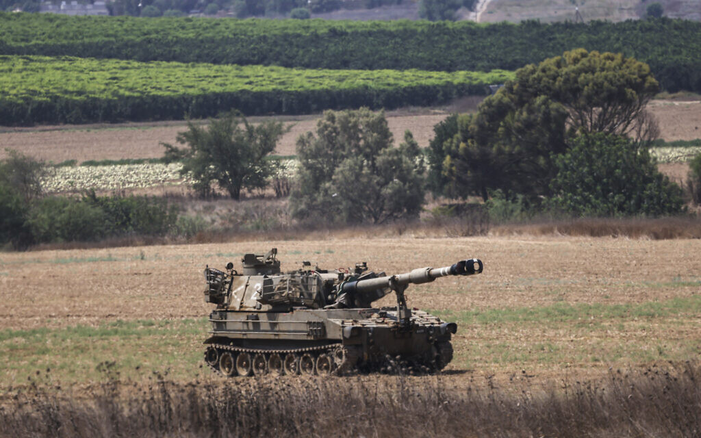 An Israel Defense Forces artillery unit close to the border with Gaza on August 6, 2022. (Yonatan Sindel/Flash90)