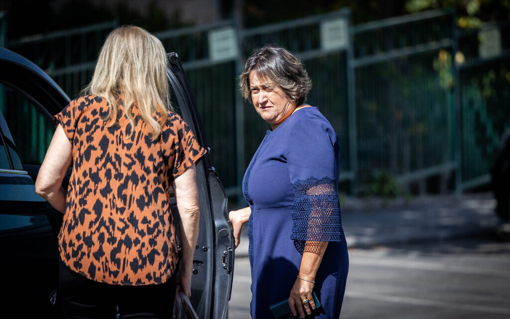 Yaffa Ben David, head of the Israel Teachers Union, arrives for negotiations at the Finance Ministry in Jerusalem, August 25, 2022. (Yonatan Sindel/Flash90)