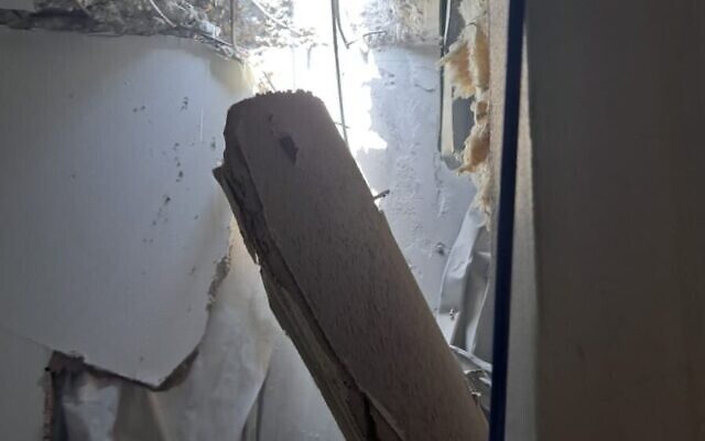A family home in Sderot after it was hit by a rocket, August 6, 2022 (Sderot Municipality)