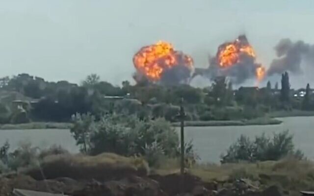 Large explosions rock a Russian airbase in occupied Crimea on August 9, 2022 (video screenshot)