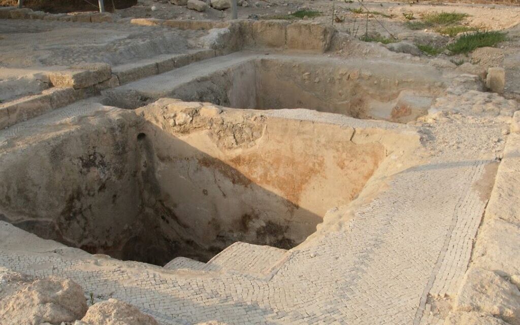 The collecting pits for the two channels. (Shmuel Bar-Am)