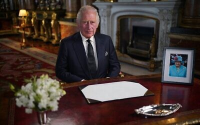 Britain's King Charles III makes a televised address to the Nation and the Commonwealth from the Blue Drawing Room at Buckingham Palace in London on September 9, 2022 (Yui Mok / POOL / AFP)