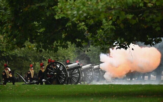 The Royal Salute is fired in Hyde Park by the King's Troop Royal Horse Artillery, British Army, taking place to mark the Principal Proclamation of King Charles III, in London on September 10, 2022. (Marco BERTORELLO / AFP)