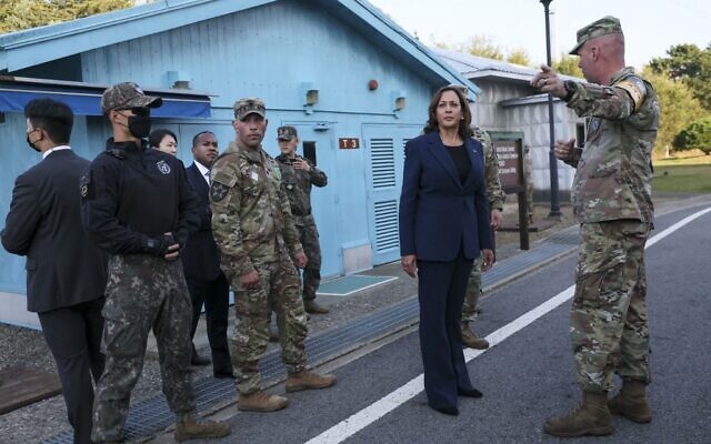 US Vice President Kamala Harris is given a tour near the demarcation line at the demilitarized zone (DMZ) separating North and South Korea, in Panmunjom on September 29, 2022. (LEAH MILLIS / POOL / AFP)