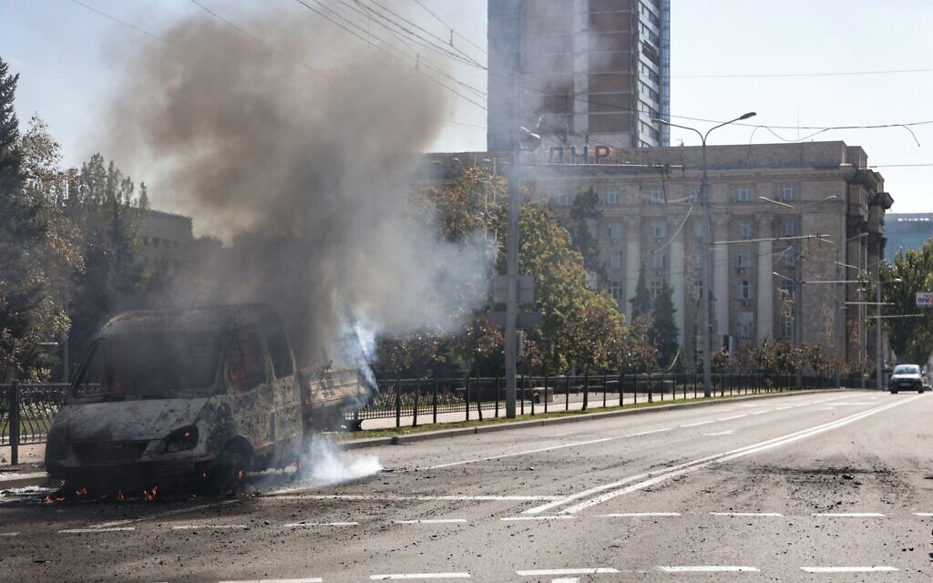 Separatists say 6 killed by Ukraine shelling on Donetsk market