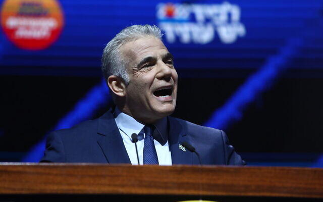 Prime Minister Yair Lapid speaks during a campaign event for his Yesh Atid party in Tel Aviv, September 13, 2022. (Gideon Markowicz/Flash90)