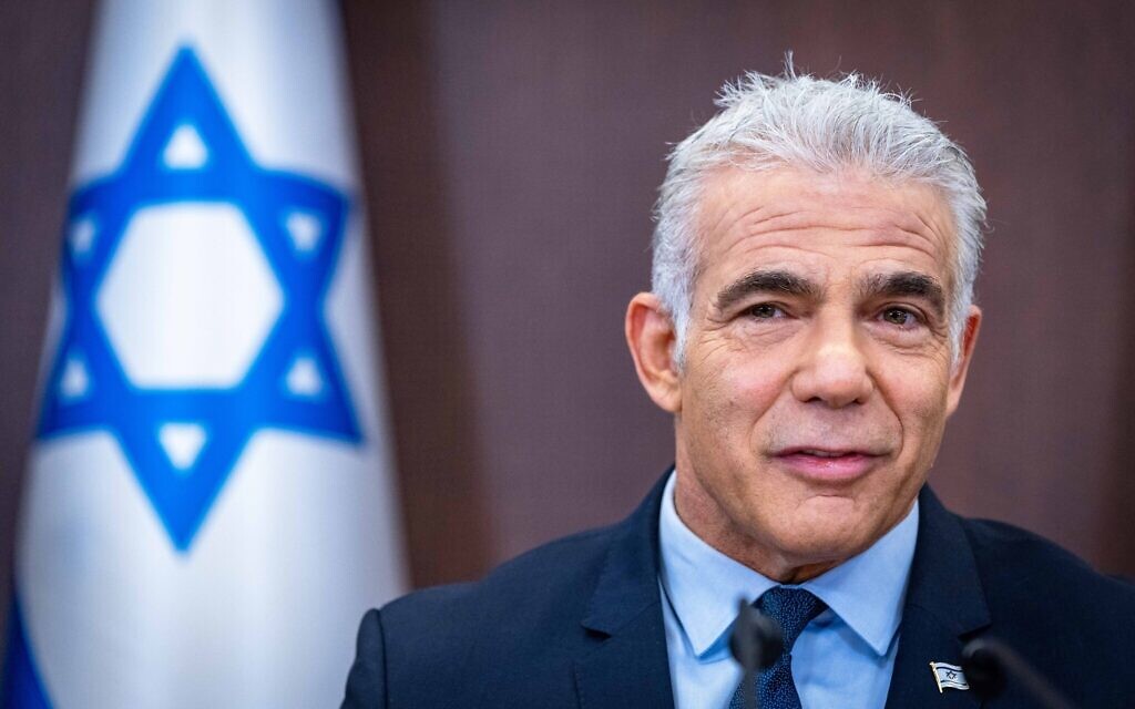 Prime Minister Yair Lapid leads a cabinet meeting at the Prime Minister's Office in Jerusalem on September 18, 2022. (Olivier Fitoussi/Flash90)