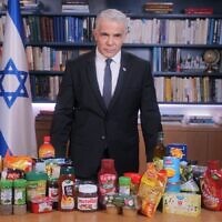 Prime Minister Yair Lapid unveils an initiative to lower the cost of food on September 28, 2022. (Courtesy)