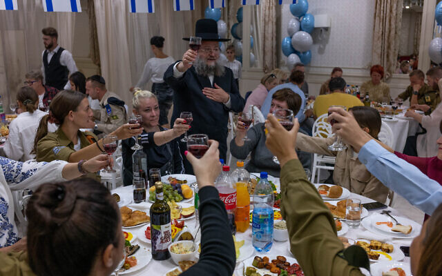 IDF lone soldiers who immigrated from Ukraine and their families celebrate Rosh Hashanah in Chisinau, Moldova, September 20, 2022. (Chen Schimmel)