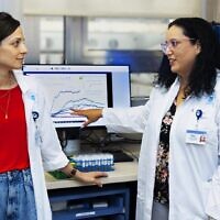 From left to right: Dr. Nurit Omer, head of Creutzfeldt-Jakob disease care at the hospital and  Dr. Yifat Alkalai, director of Tel Aviv Sourasky Medical Center's Clinical Immunology Laboratory.  (Courtesy: Tel Aviv Sourasky Medical Center)