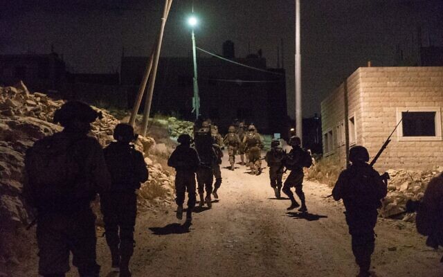 Shin Bet nabs 7 members of Hamas cell said planning bombing and ...