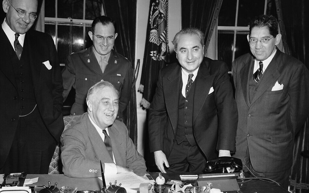 President Franklin D. Roosevelt meets with the National Jewish Welfare Board (left to right) Walter Rothschild, Chaplain Aryeh Lev, Barnett Brickner and Louis Kraft, at the White House on Nov. 8, 1943 (AP photo)
