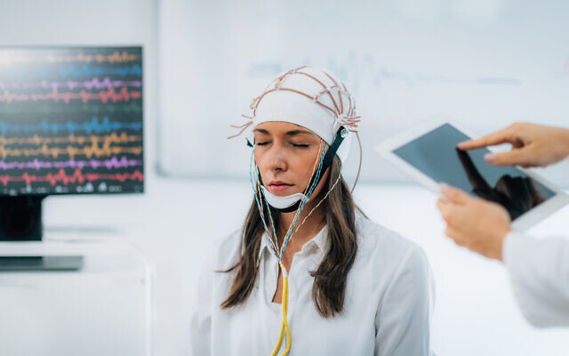 Illustrative: Neuroscience research, with electroencephalograph examination of a brain. (ogen; iStock by Getty Images)