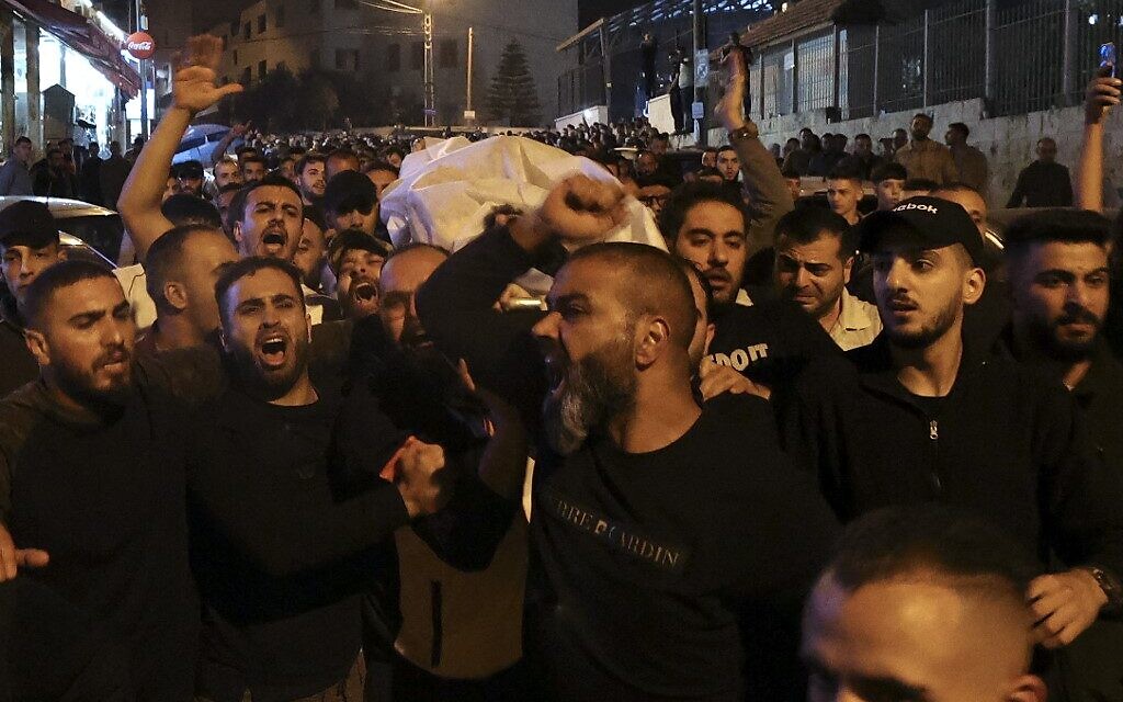 Drie Palestijnen werden gedood toen hevige gevechten uitbraken in Nablus