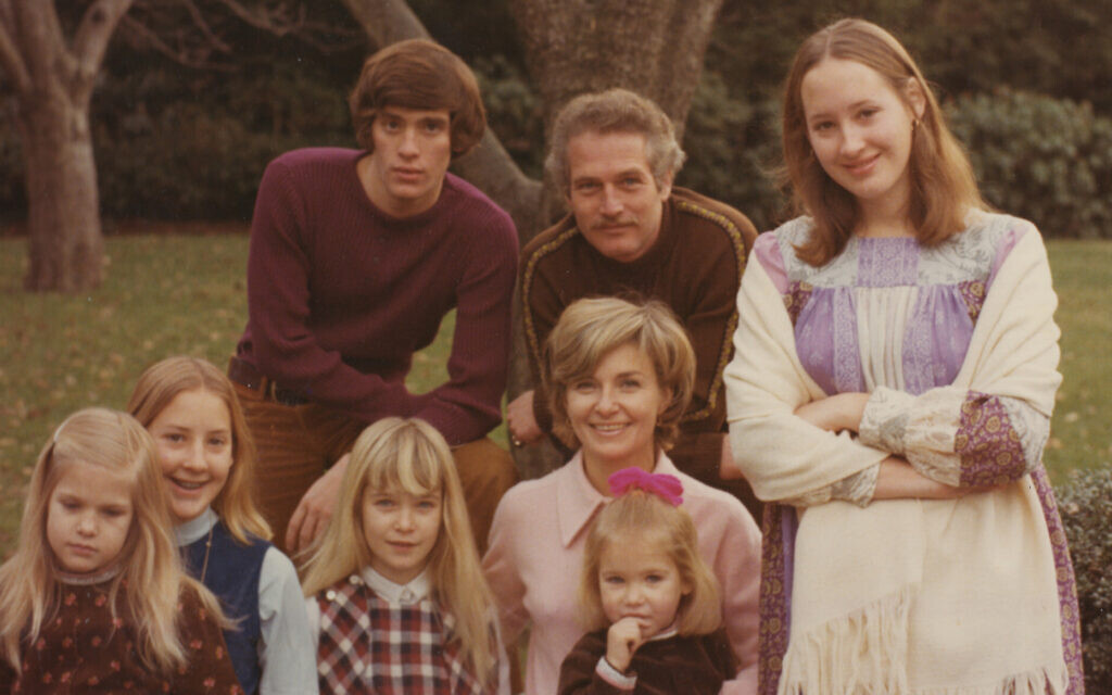 The Newman-Woodward family in Westport, CT in 1970. (Stewart Stern/Newman Family Collection)