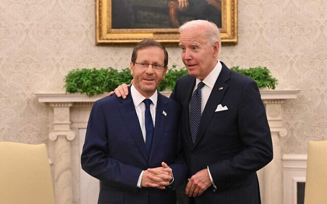 President Isaac Herzog (left) and US President Joe Biden at the White House on October 26, 2022. (GPO)