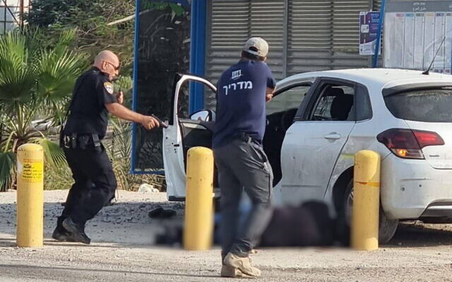 Security forces shoot a Palestinian man who rammed his car into a bus stop at the Almog Junction, south of Jericho in the West Bank, October 30, 2022. (Courtesy: used in accordance with Clause 27a of the Copyright Law)