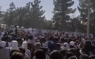 Screen capture from video purportedly showing anti-regime protests in the southeastern city of Zahedan, Iran, October 2022. (Twitter; used in accordance with Clause 27a of the Copyright Law)