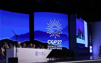 Egypt's Foreign Minister Sameh Shukri, heads the closing session of the COP27 climate conference, at the Sharm el-Sheikh International Convention Centre in Egypt's Red Sea resort city of the same name, on November 20, 2022. (JOSEPH EID / AFP)