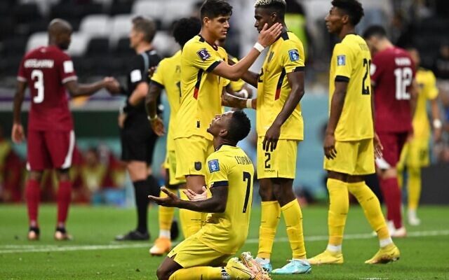 Ecuador players celebrate after they won the Qatar 2022 World Cup Group A football match against Qatar at the Al-Bayt Stadium in Al Khor, north of Doha on November 20, 2022. (MANAN VATSYAYANA / AFP)