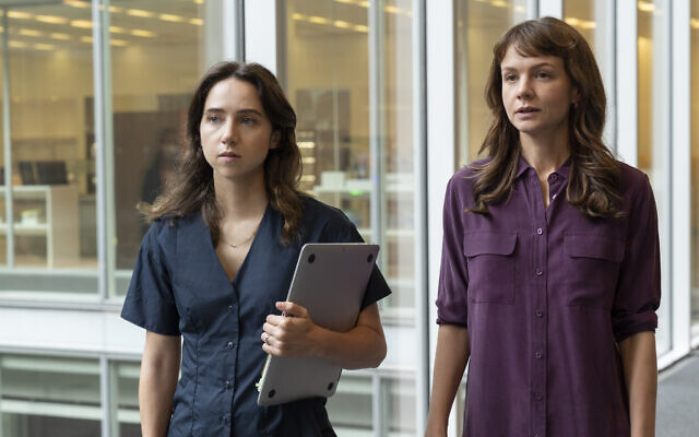 From left: Jodi Kantor (Zoe Kazan) and Megan Twohey (Carey Mulligan) in 'She Said,' directed by Maria Schrader. (Courtesy Universal Pictures)